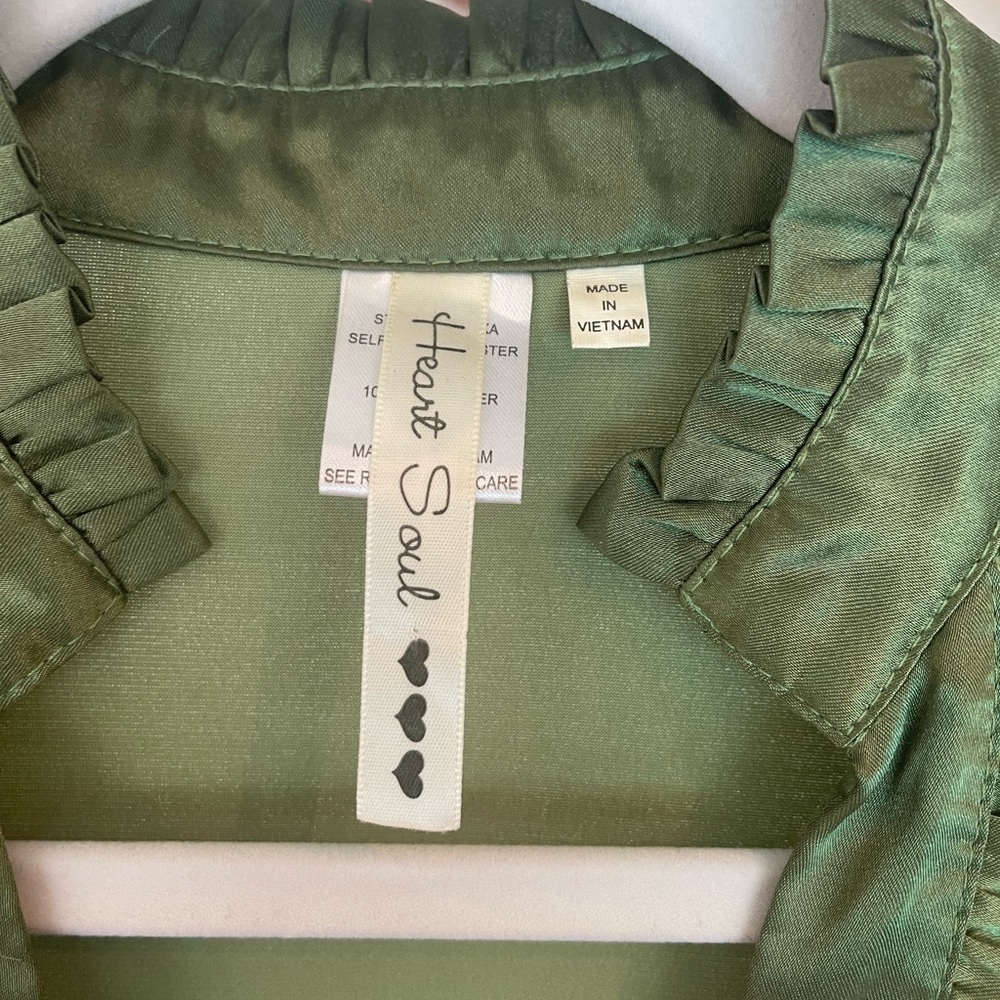 Green Top - Picture 3 of 3